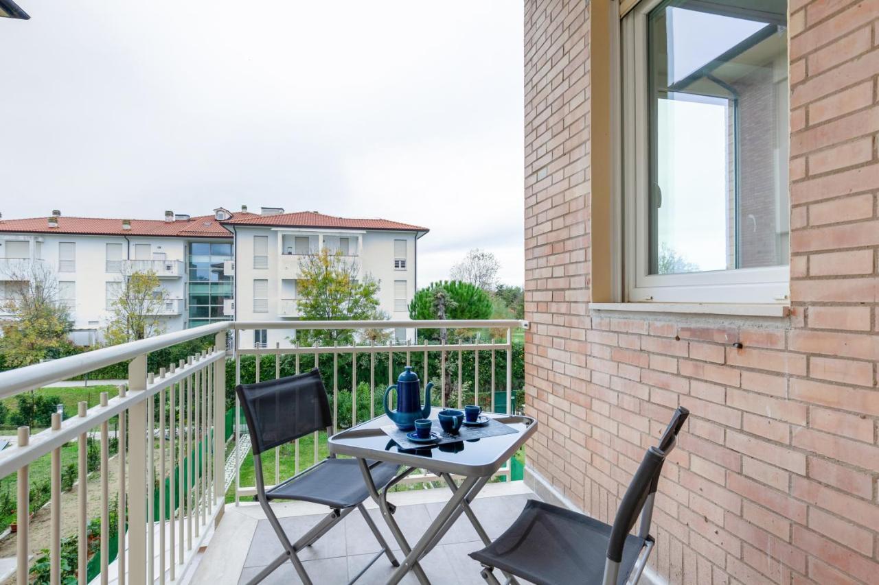 Apartamento Seaside Flat With Swimming Pool And Private Parking Calambrone Exterior foto